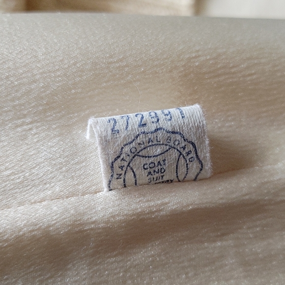 VTG 100% Cashmere Ivory Coat 4/6 - Picture 10 of 16